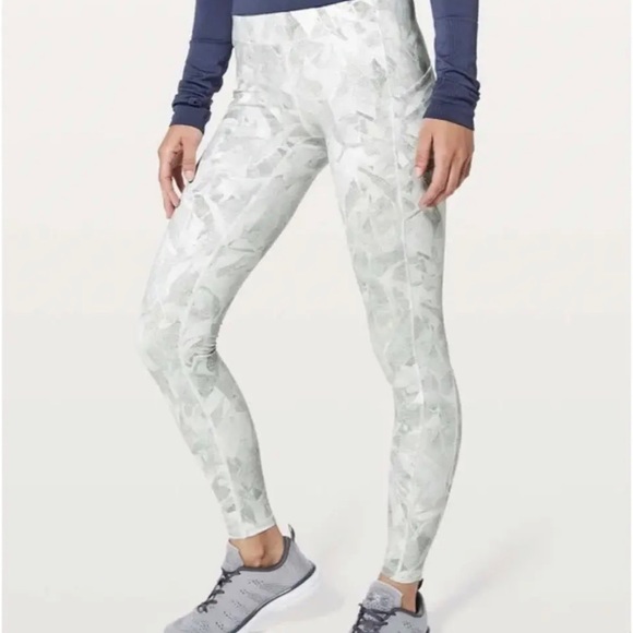 Lululemon Speed Up Tight Leggings - Sz 4 - Picture 8 of 9